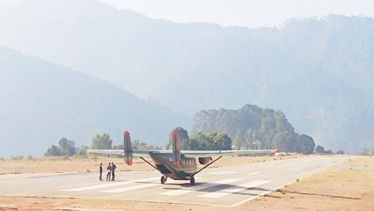 नेपाली सेनाको जहाज पाँच पटक ल्याण्ड 