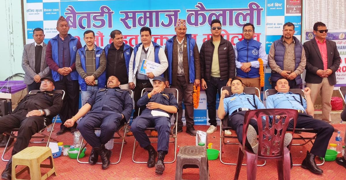 बैतडी समाजले आयोजना गरेको महोत्सवमा ५२ जनाद्वारा रक्तदान