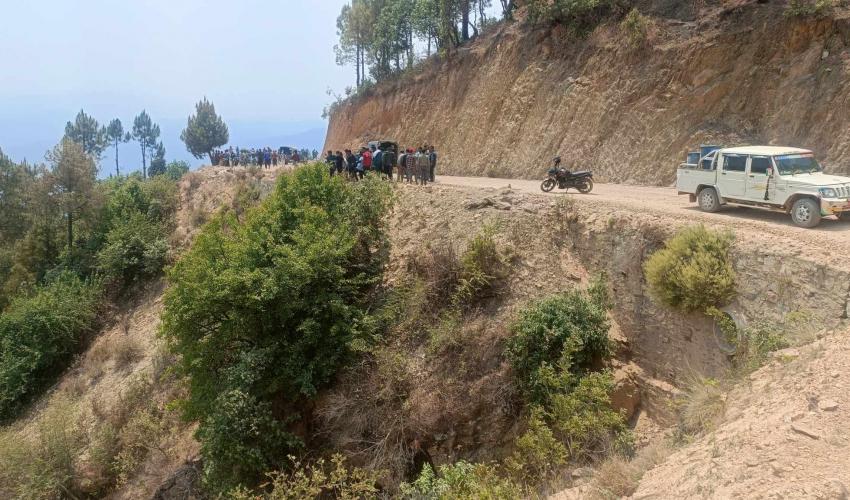 डडेल्धुरामा कार दुर्घटना हुँदा पूर्व वडाध्यक्षको  मृत्यु 