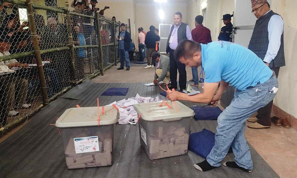 बझाङ प्रदेशसभा–१ को मतगणना सुरु, दुई समूहमा गणना गरिदै 