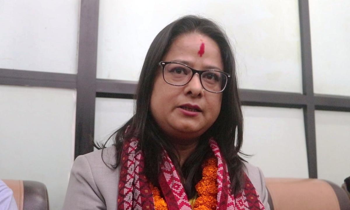 बताईन ।