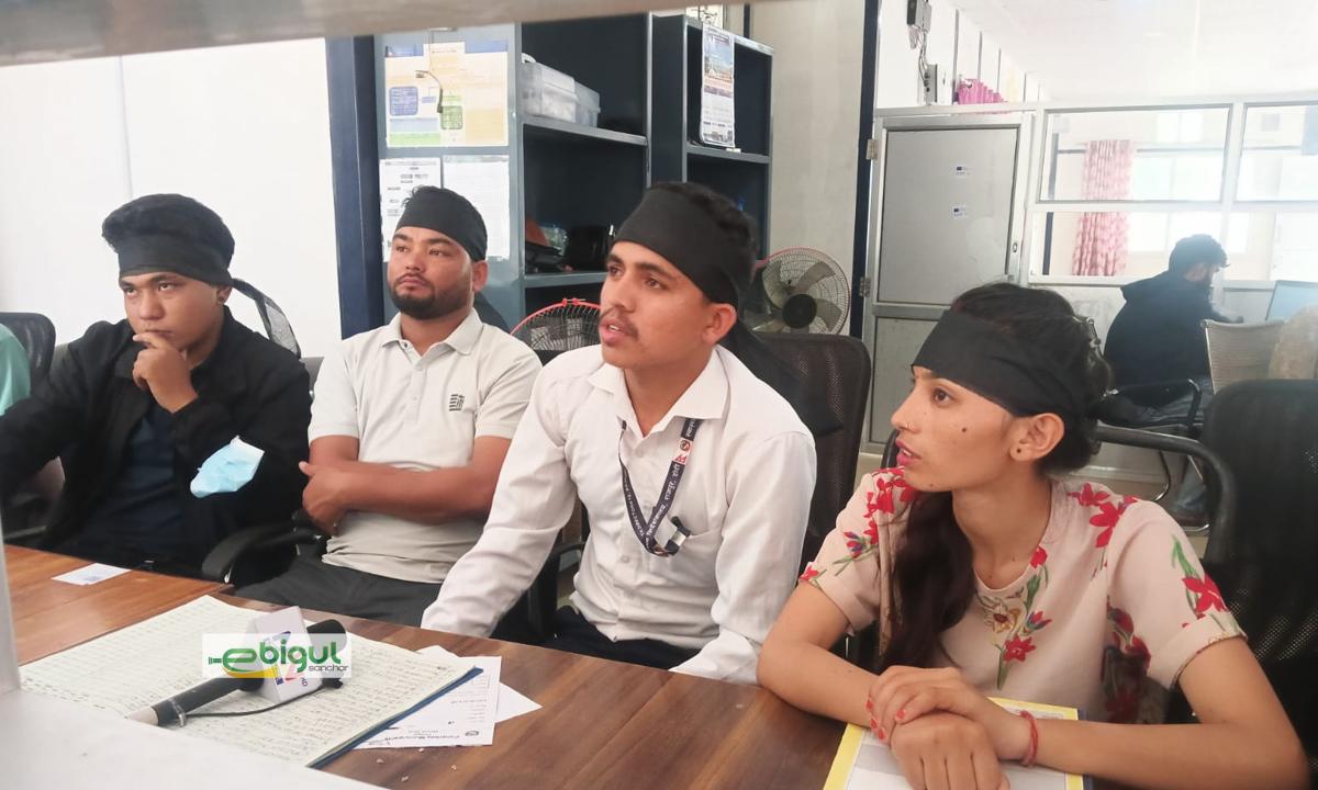 हेल्थडेस्कका कर्मचारी आन्दोलनमा