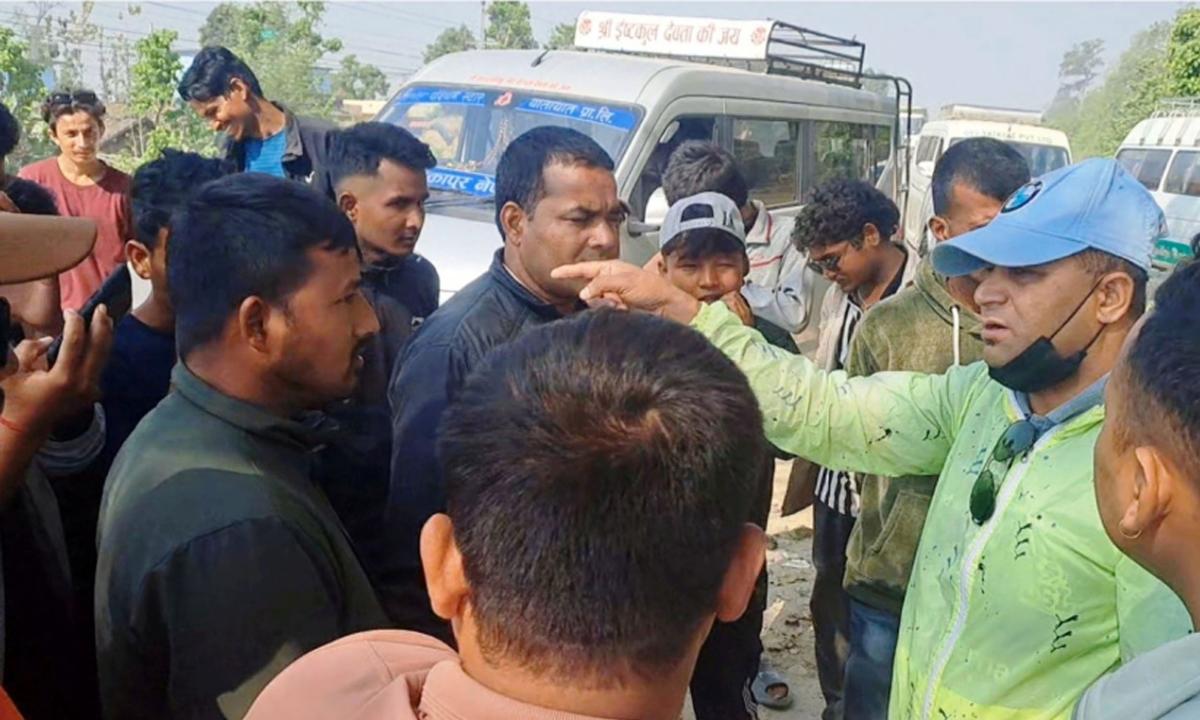  यातायात व्यवसायीहरुले लफडा