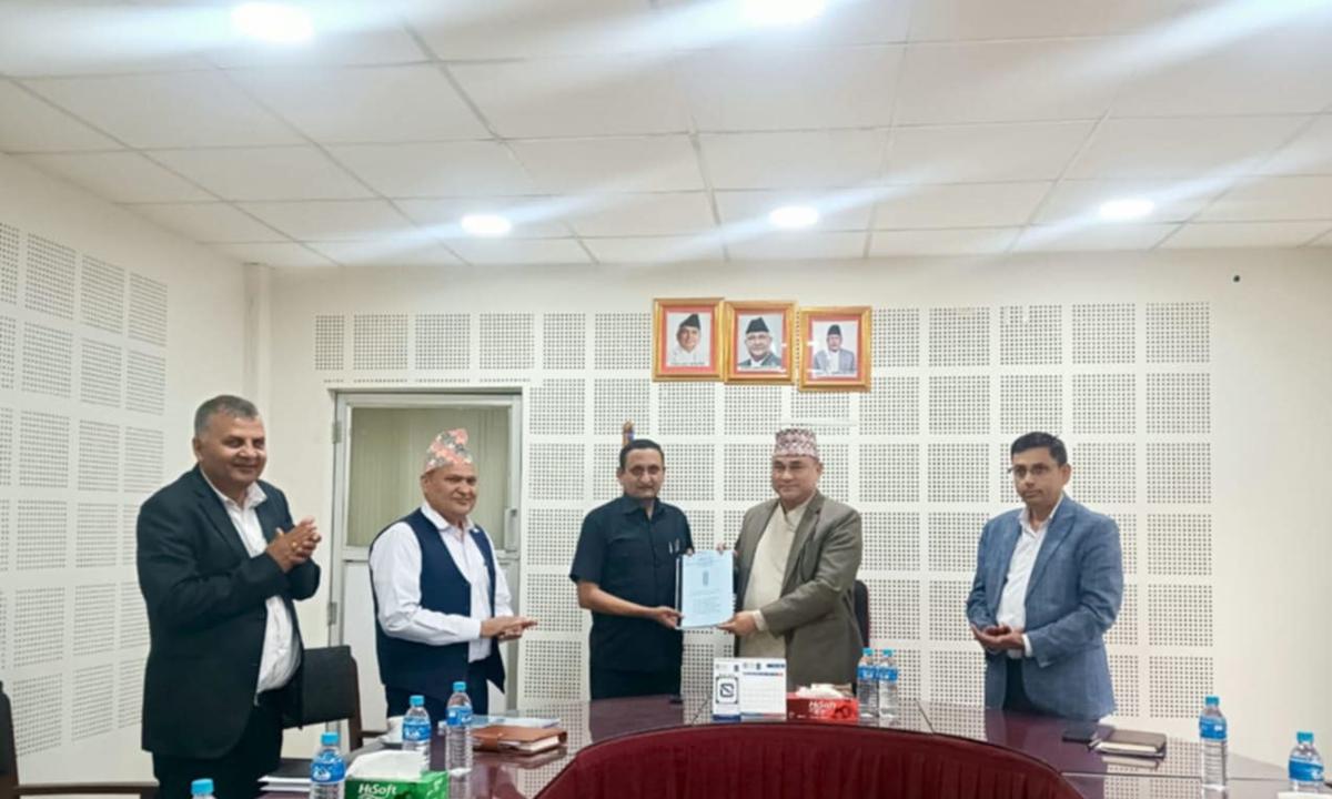 प्रतिबेदन मुख्यमन्त्रीलाई बुझाईयो