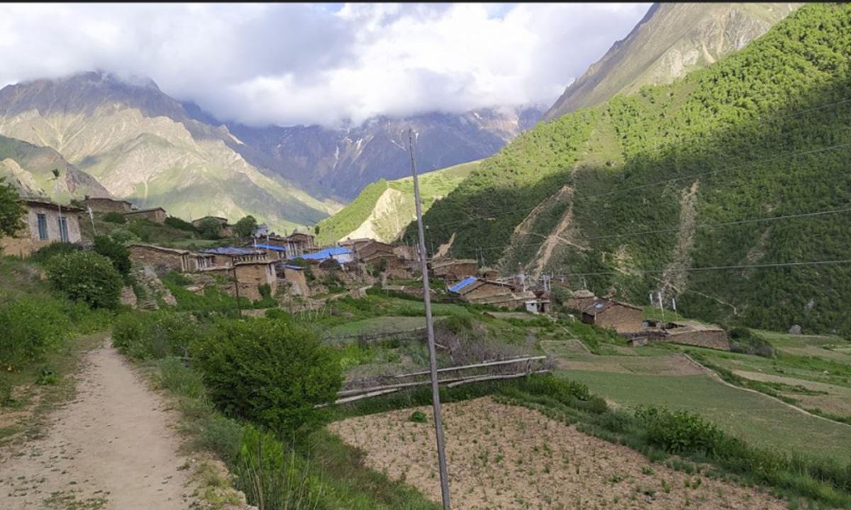 टिंकर गाउँका स्थानीय छ महिनापछि गाउँ फर्किए