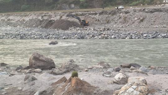 तटबन्ध निर्माण