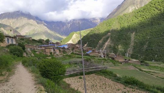 टिंकर गाउँका स्थानीय छ महिनापछि गाउँ फर्किए