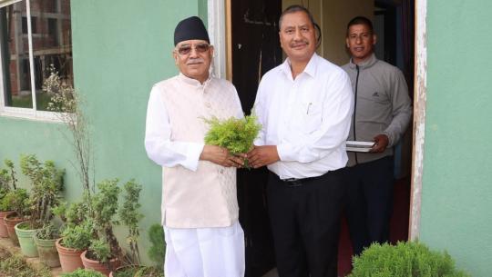 ध्यक्ष पुष्पकमल दाहाल (प्रचण्ड) र नेपाल कम्युनिष्ट पार्टी (नेकपा) का महासचिव नेत्रविक्रम चन्द (विप्लव) 