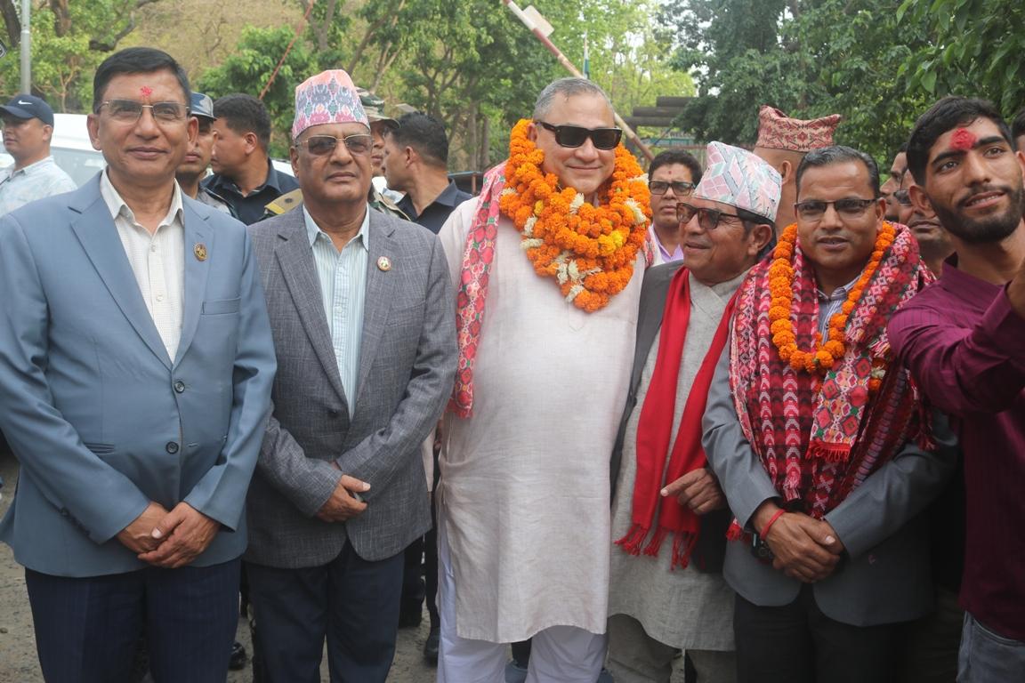  कमल बहादुर शाह
