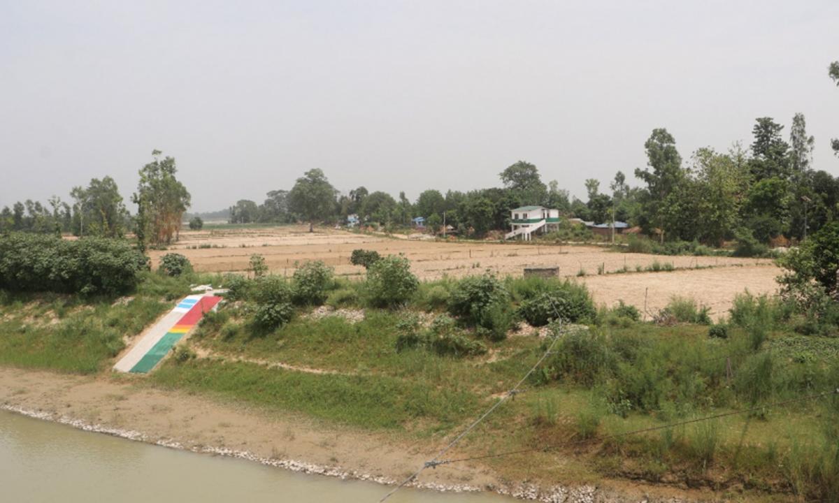 कुतियाकवरबाट बसाइ सर्न