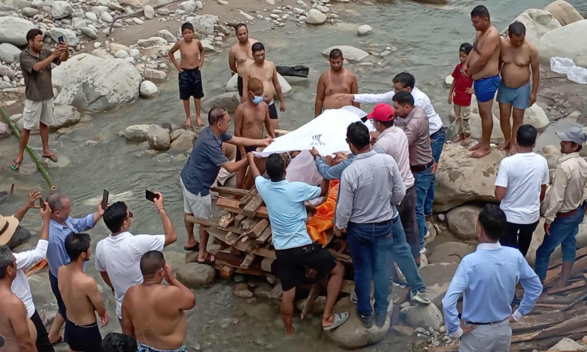 दीर्घ खत्री