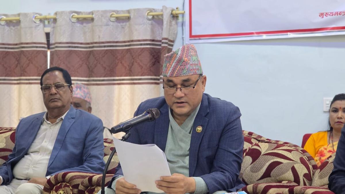  कमल बहादुर शाह 