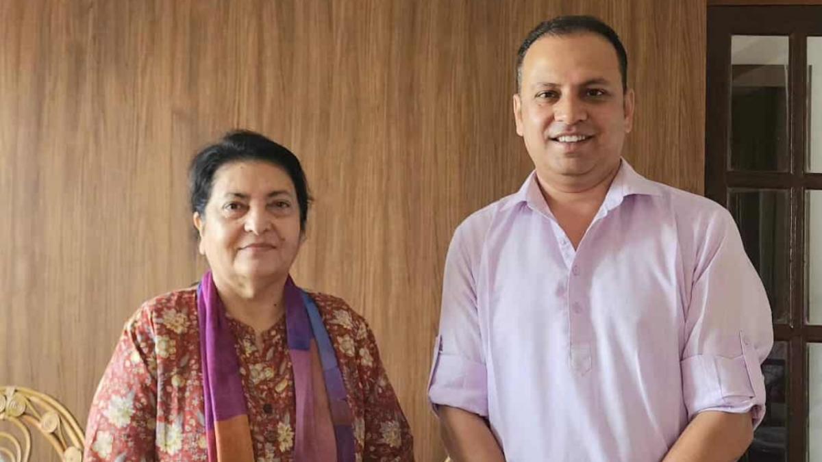 मनिष झा र पूर्वराष्ट्रपति 